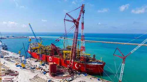 Osman Gazi Platformunda 260 Tonluk Alev Kulesi Montajı Tamamlandı