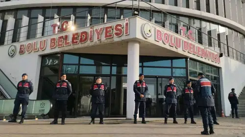Mersin ve Bolu'da belediyelere operasyon!
