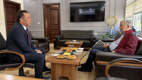 Siyasetin duayen ismi Çaydeğirmeni'nde: Köksal Toptan'dan Başkan Gebeş'e anlamlı ziyaret