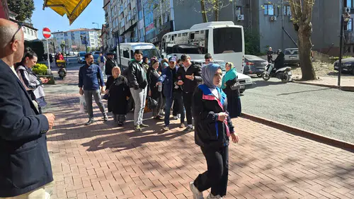 Yayaya Çarpmamak İçin Motosikleti Devirip Sürükledi