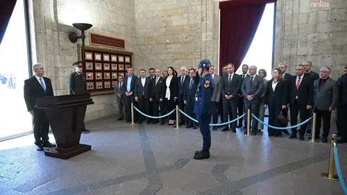 Mansur Yavaş, AK Parti'li rakibiyle uzlaşarak TKB başkanlığı koltuğunu korudu
