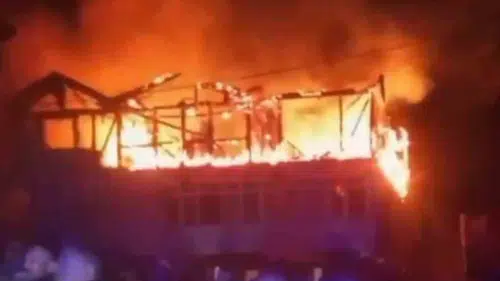 Amasra'da ev yangını köy konağı ve camiye sıçradı