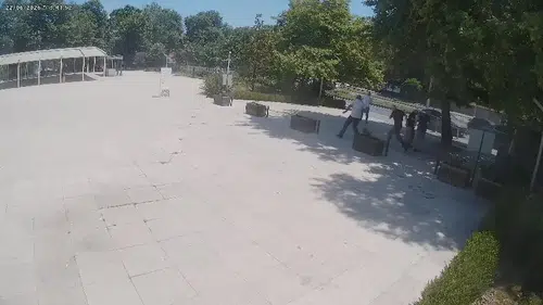 Üç aracın karıştığı kazanın güvenlik kamerası ortaya çıktı