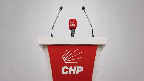 Devrim Dural'ın CHP kürsü ve ses sistemini iş hanına taşıttığı iddiası ortalığı karıştırdı
