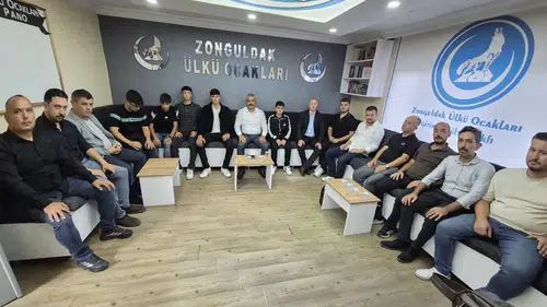 Zonguldak Ülkü Ocakları şehitler için Kur'an-ı Kerim tilaveti gerçekleştirdi