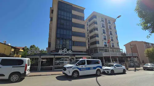 Safranbolu'da balkondan düşen genç kız kafenin tentesi sayesinde hayatta kaldı