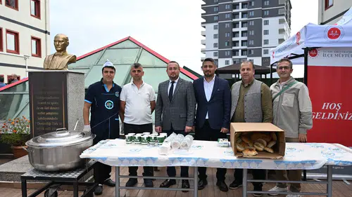 Üniversite Öğrencilerine Sıcak Çorba İkramı