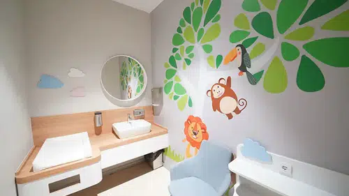 Esas67 Burda AVM'de çocuk tuvaleti skandalı