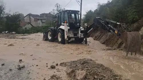Ereğli'de 122, Kilimli'de 100 milimetre yağış: Valilikten zorunlu olmadıkça trafiğe çıkmayın uyarısı
