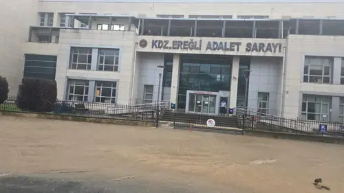 Zonguldak'ın Ereğli İlçesi Sağanak Yağış Hayatı Olumsuz Etkiledi