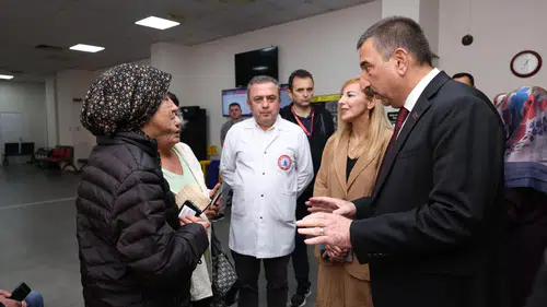 Vali Hacıbektaşoğlu'ndan maden kazasında yaralanan işçilere ziyaret