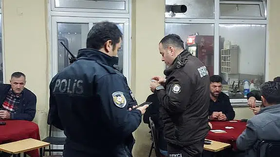 Polisten "Sanal Bahis, Kumar, Tombala ve Oyun Makineleri Uygulaması"