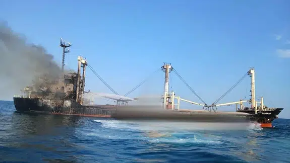 Karadeniz'de savaş sürüyor! Rus kuvvetleri Odessa'da yük gemisini vurdu, 5 ölü 8 kurtarıldı