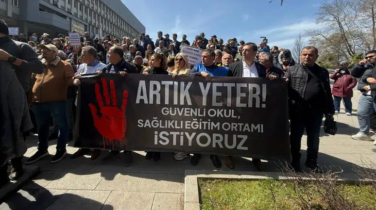 Zonguldak'ta Eğitimciler Şanlıurfa'daki Saldırıyı Protesto Etti