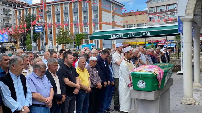 Hayatını kaybeden Pakize Yemelek toprağa verildi
