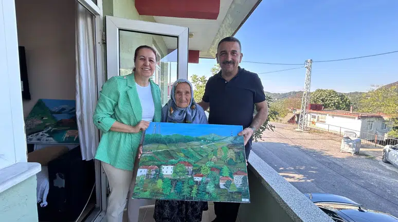 Vali Hacıbektaşoğlu'ndan Ressam Nine Şahinde Ermiş'e ziyaret