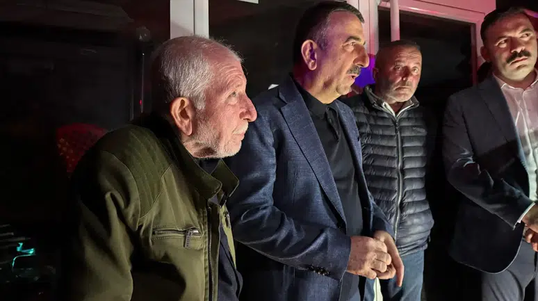 Zonguldak'ta çöken binada 74 yaşındaki kadın hayatını kaybetti, kardeşi yaralı kurtarıldı