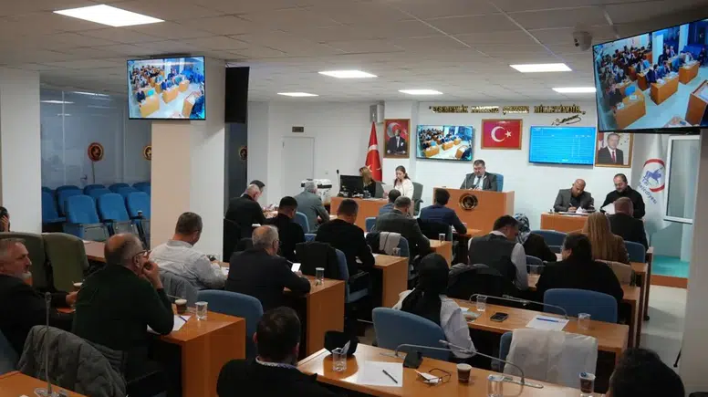 Düzce Belediye Meclisi su projesi için Mısır ve Çin'e geziyi onayladı