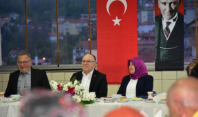 Huzurevinde iftarda buluştular