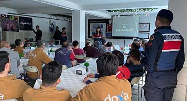 İşçilere kadına yönelik şiddetle mücadelede farkındalığı anlattılar