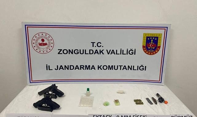 Jandarmanın durdurduğu araçtan uyuşturucu çıktı!