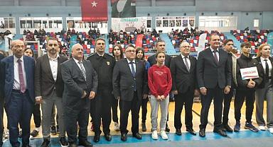 Rektör Özölçer, Taekwondo Şampiyonası Etkinliğine Katıldı