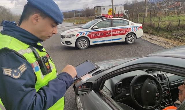 Sürücüler dikkat, bayram öncesi jandarma denetimleri sıklaştırdı!