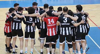 Voleybolun efeleri 2. lige yükselme finalinde karşılaşacak