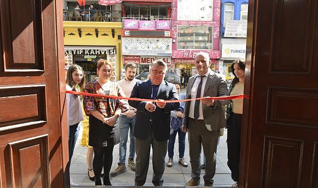 ZBEÜ Rektörü Özölçer Resim Sergisinin Açılışına Katıldı