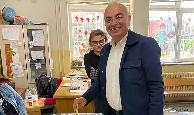 Devrek Belediye Başkanı Çetin Bozkurt oyunu kullandı