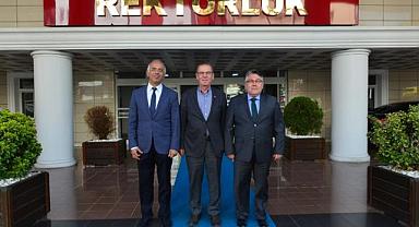 Eski Devlet Bakanından ZBEÜ Rektörüne Ziyaret
