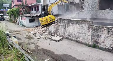 Genelev yıkılıyor!