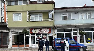 Görüştüğü evli kadının evinde kayınpeder tarafından bıçaklanarak öldürüldü