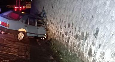Ilıksu'da kaza... Motosikletle otomobil çarpıştı!