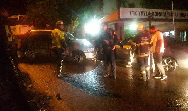 Kafa kafaya çarpıştılar; 3 yaralı var!