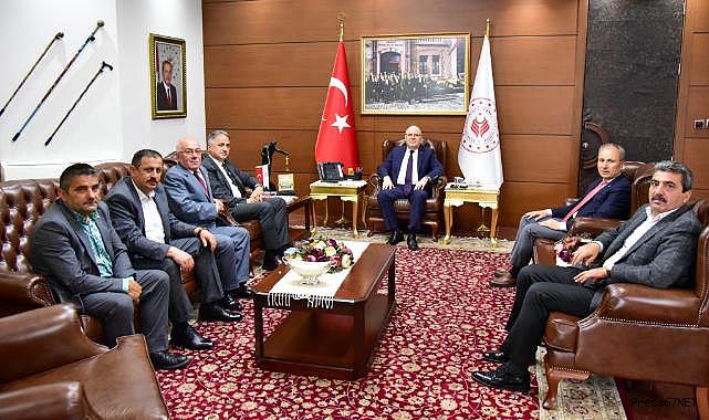 Milletvekili Saffet Bozkurt, Vali Tutulmaz&#039;ı ziyaret etti