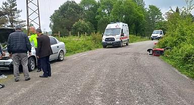 Motosiklet ile otomobil kafa kafaya çarpıştı..Sürücü ağır yaralandı