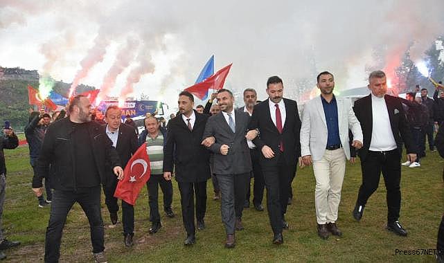 Tıskaoğlu, "Bu sevginin yazamayacağı hiçbir tarih yok"