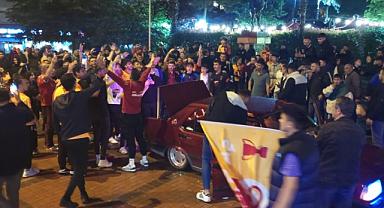 Çaycuma'da Galatasaray taraftarı sokağa döküldü