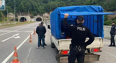 Uygulamada 761 şahıs sorgulandı, umumi açık yerler denetlendi