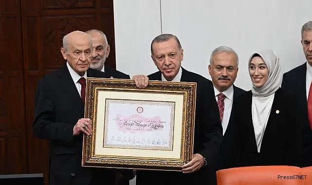 Erdoğan Meclis'te yemin etti, resmen görevine başladı!