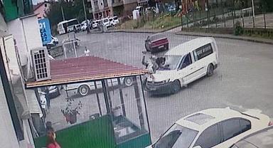 Gençlerin yaralandığı kaza güvenlik kamerasında
