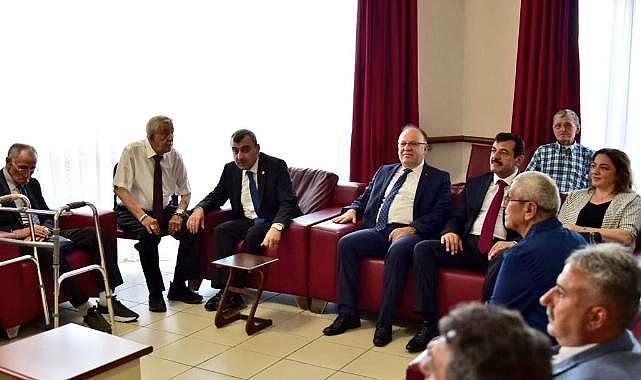 Huzurevine anlamlı bayram ziyareti