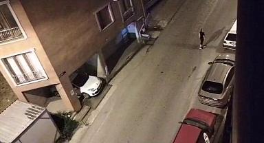 Kadırga'da korku dolu anlar! Önce evler taşladı sonra arabalara saldırdı