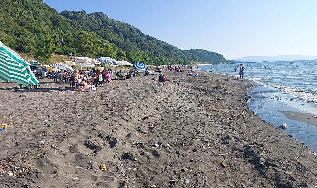 Kdz. Ereğli'de sıcak havadan bunalan vatandaşlar denize koştu