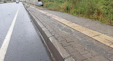 Otomobilin lastiği patladı 3 kişi yaralandı!