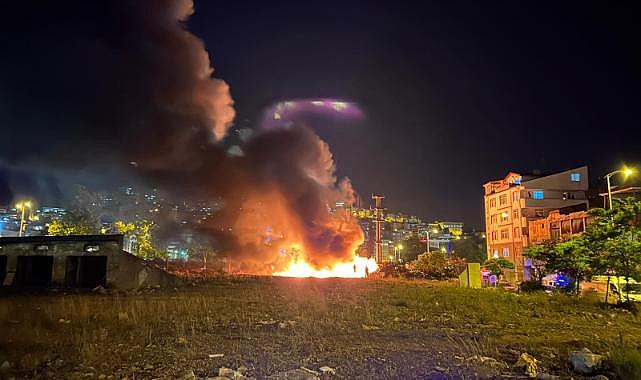 Korkutan anları, alevler geceyi aydınlattı!