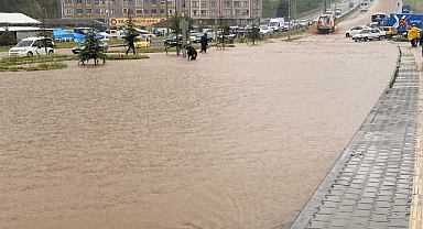 Kozlu yolu sular altında kaldı