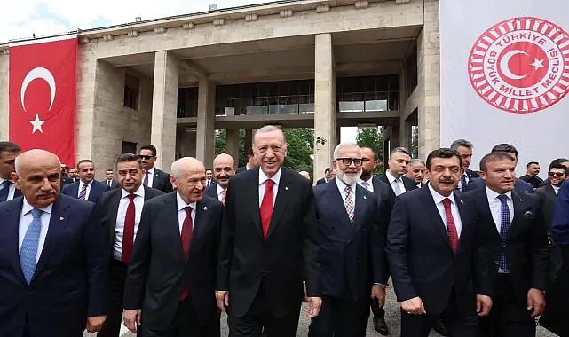 Milletvekilleri yemin töreni başladı