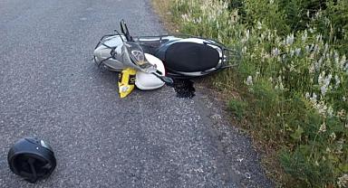 Otomobilin çarptığı motosikletteki çift yaralandı